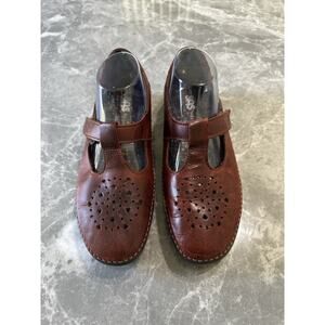 SAS SZ 10M Willow Brown Leather T-Strap Loafers Comfort Shoe Walking Cushion